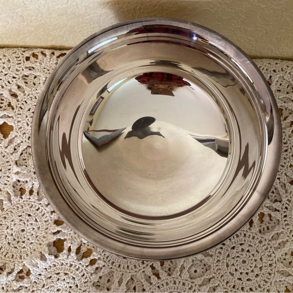 Towel Revere Silver plate Bowl 9” Mid Century 60’s - Picture 3 of 6